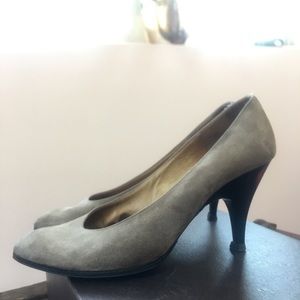 HotPUMPS Charles Jourdan Suede/Acrylic heelvintage